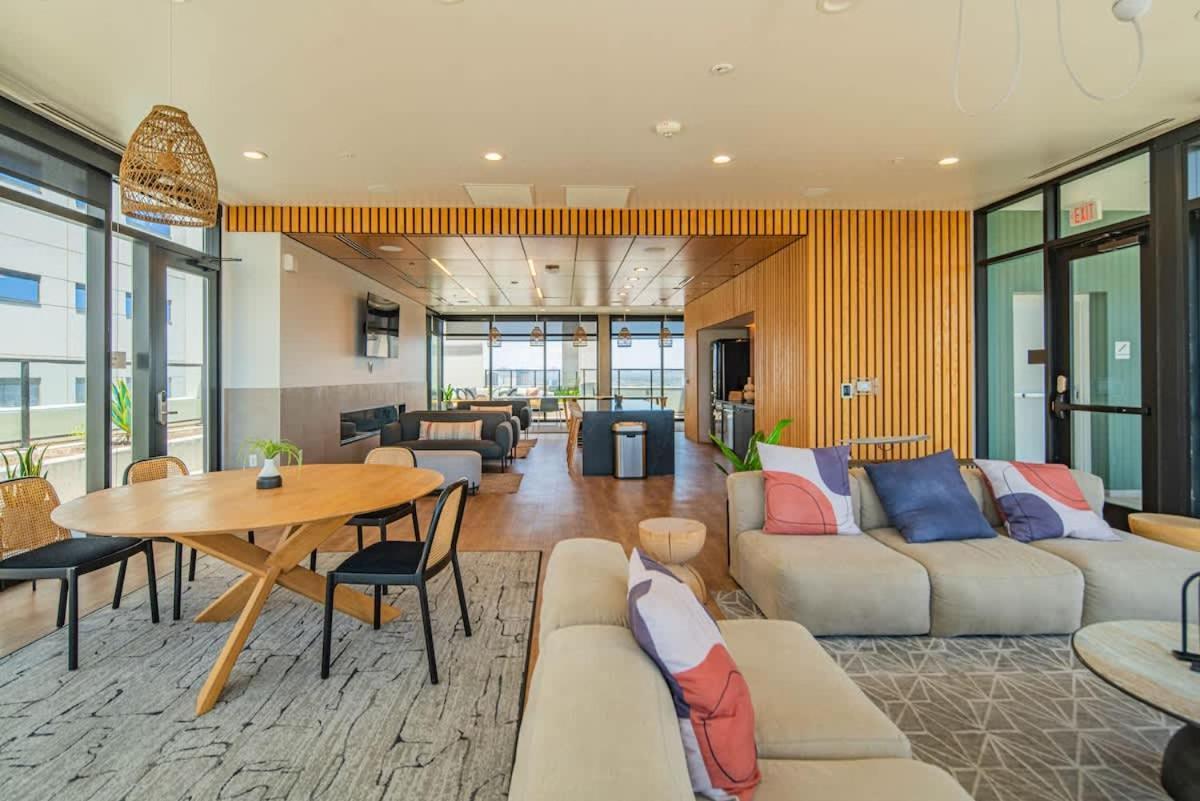 Detailed 2Bd, Highrise Dt, Pool, Gym, Parking, Sleeps 8 Lägenhet Phoenix Exteriör bild