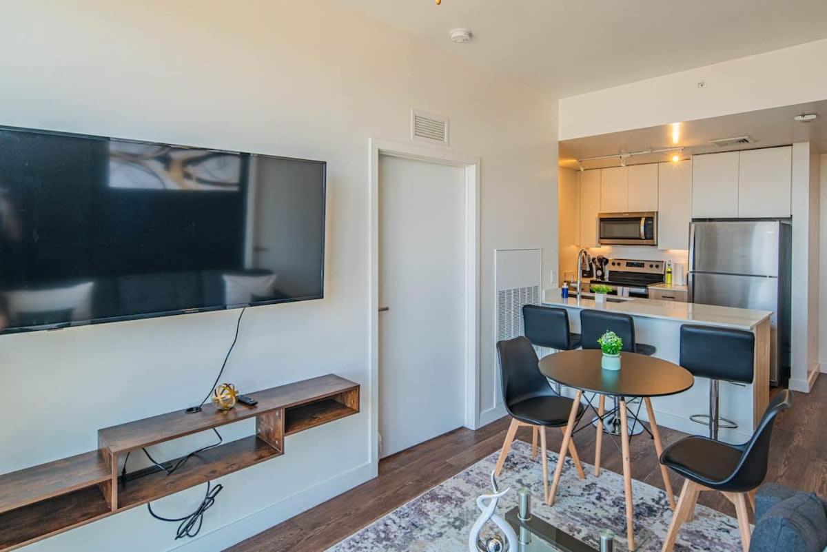 Detailed 2Bd, Highrise Dt, Pool, Gym, Parking, Sleeps 8 Lägenhet Phoenix Exteriör bild