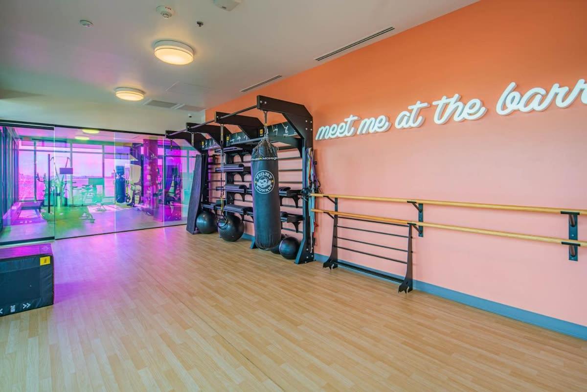 Detailed 2Bd, Highrise Dt, Pool, Gym, Parking, Sleeps 8 Lägenhet Phoenix Exteriör bild