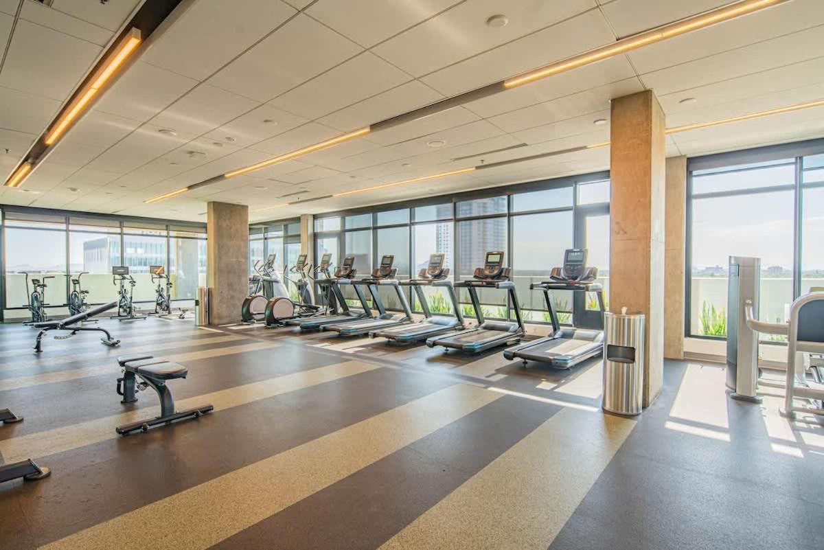 Detailed 2Bd, Highrise Dt, Pool, Gym, Parking, Sleeps 8 Lägenhet Phoenix Exteriör bild
