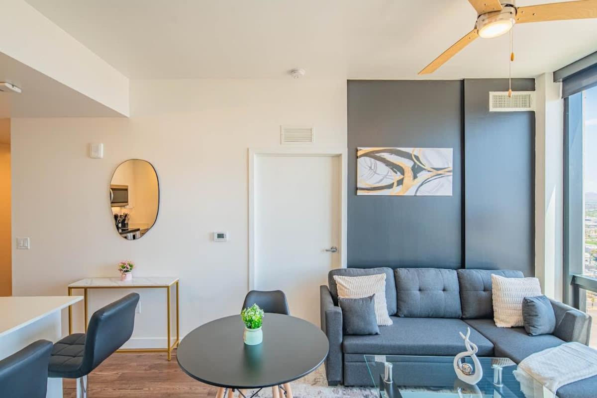 Detailed 2Bd, Highrise Dt, Pool, Gym, Parking, Sleeps 8 Lägenhet Phoenix Exteriör bild