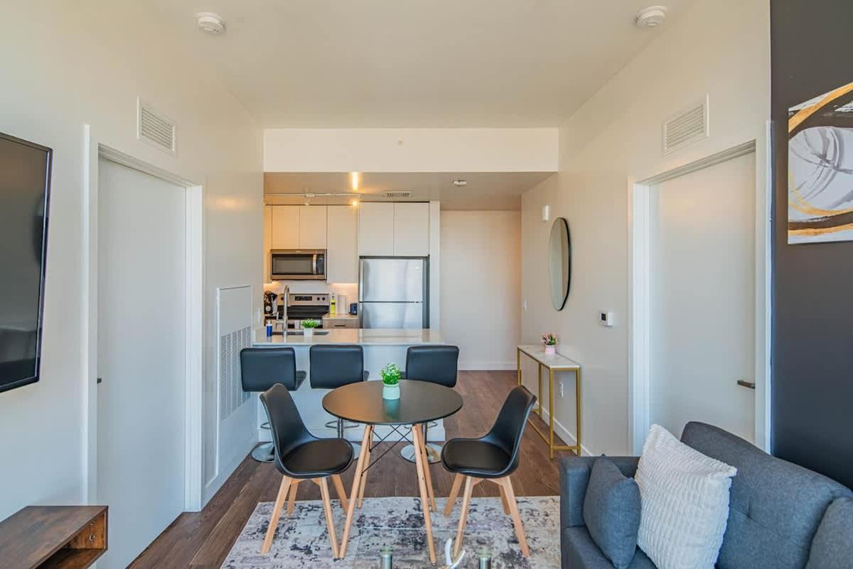 Detailed 2Bd, Highrise Dt, Pool, Gym, Parking, Sleeps 8 Lägenhet Phoenix Exteriör bild