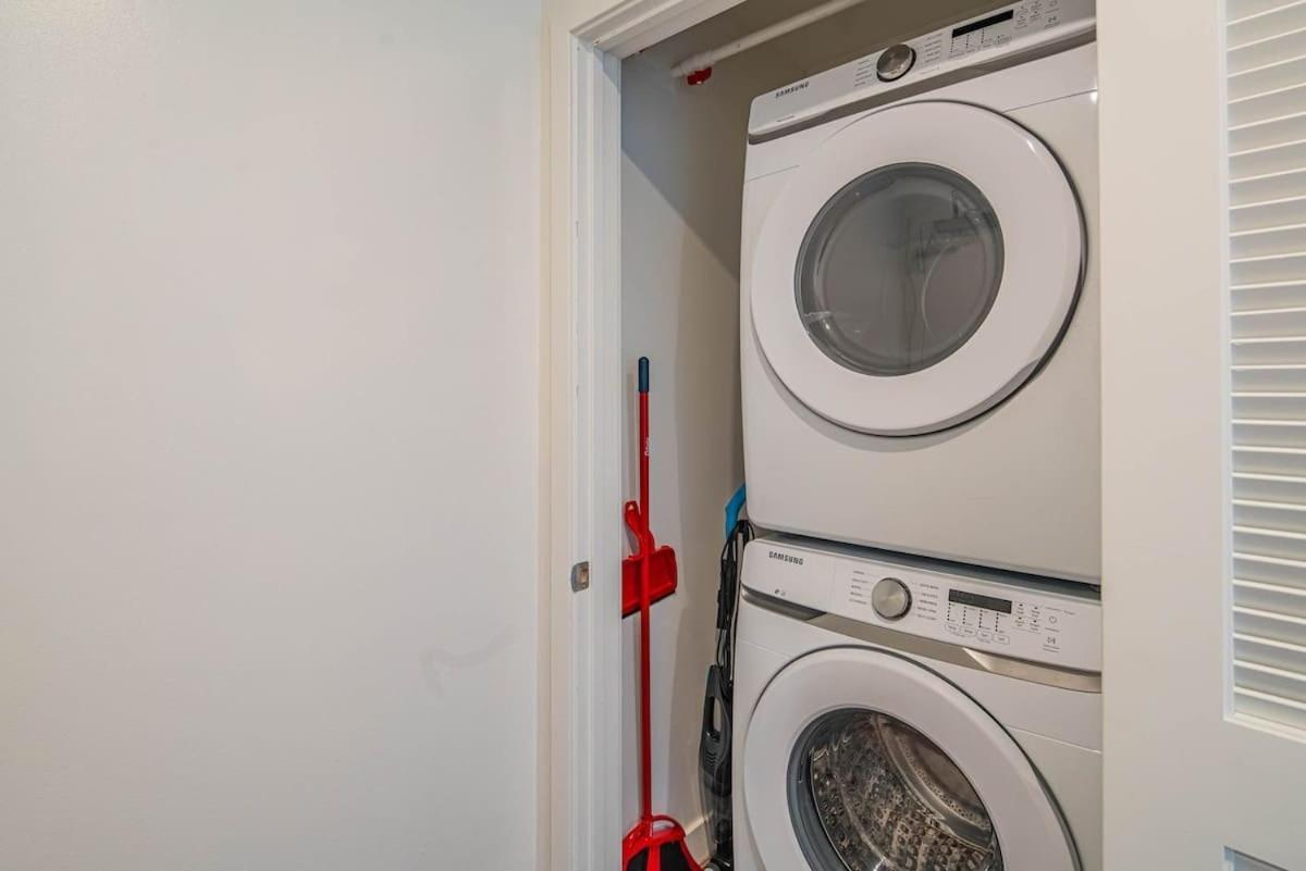 Detailed 2Bd, Highrise Dt, Pool, Gym, Parking, Sleeps 8 Lägenhet Phoenix Exteriör bild