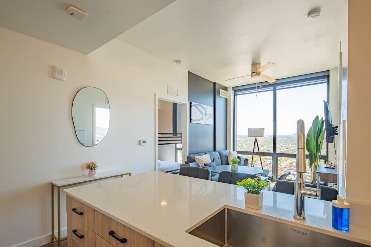 Detailed 2Bd, Highrise Dt, Pool, Gym, Parking, Sleeps 8 Lägenhet Phoenix Exteriör bild