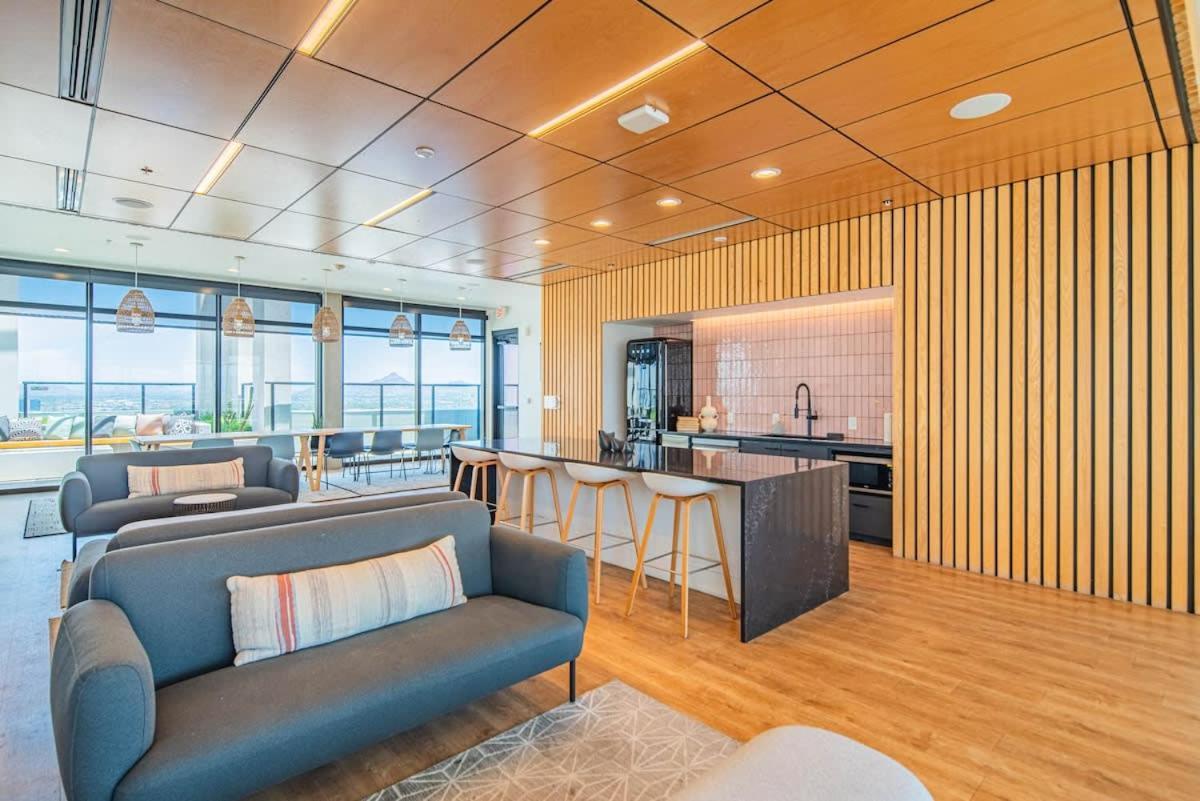 Detailed 2Bd, Highrise Dt, Pool, Gym, Parking, Sleeps 8 Lägenhet Phoenix Exteriör bild